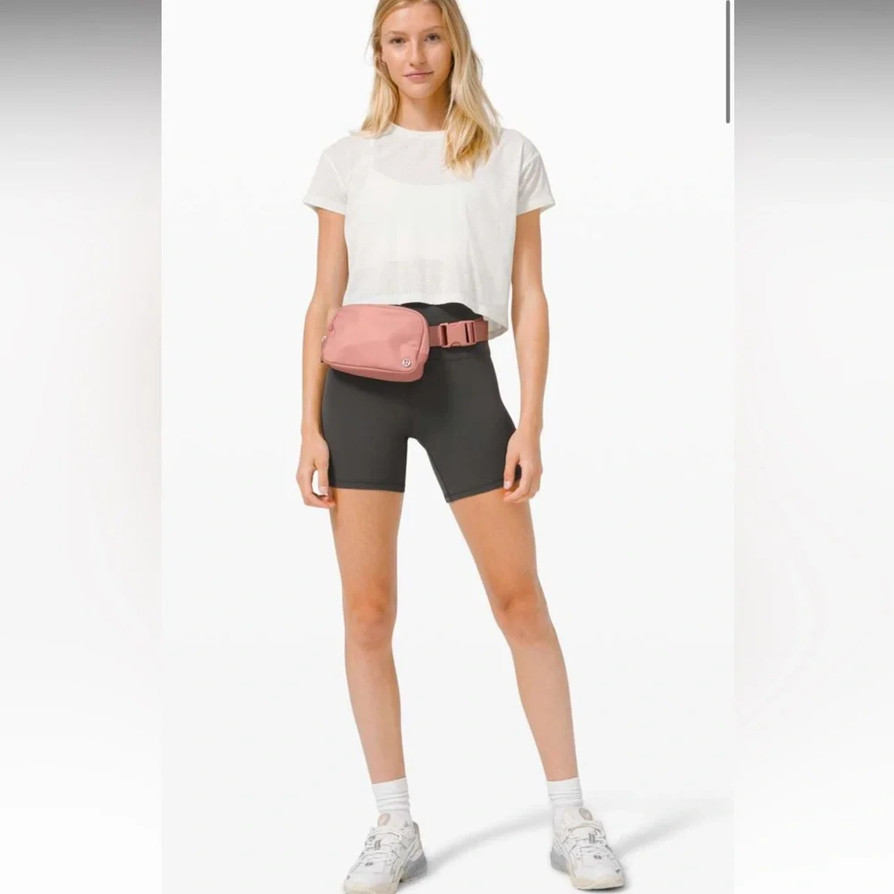 Lululemon Everywhere Belt Bag *1L
Pink Pastel NWT! - Picture 2 of 6